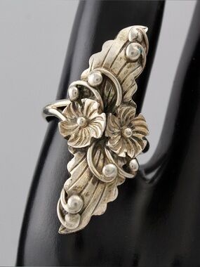 Vintage Navajo Sterling Silver Ring Size 7.5 Floral and Leaf Applique